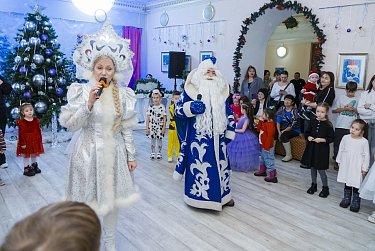 Подарки от помощника Деда Мороза